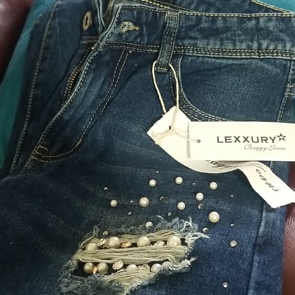 Capri Jeans - Picture 6 of 7